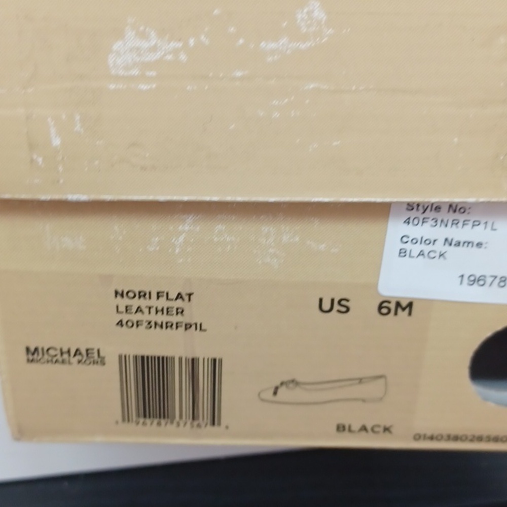 Michael Kors Nori Flat NIB - Picture 8 of 10